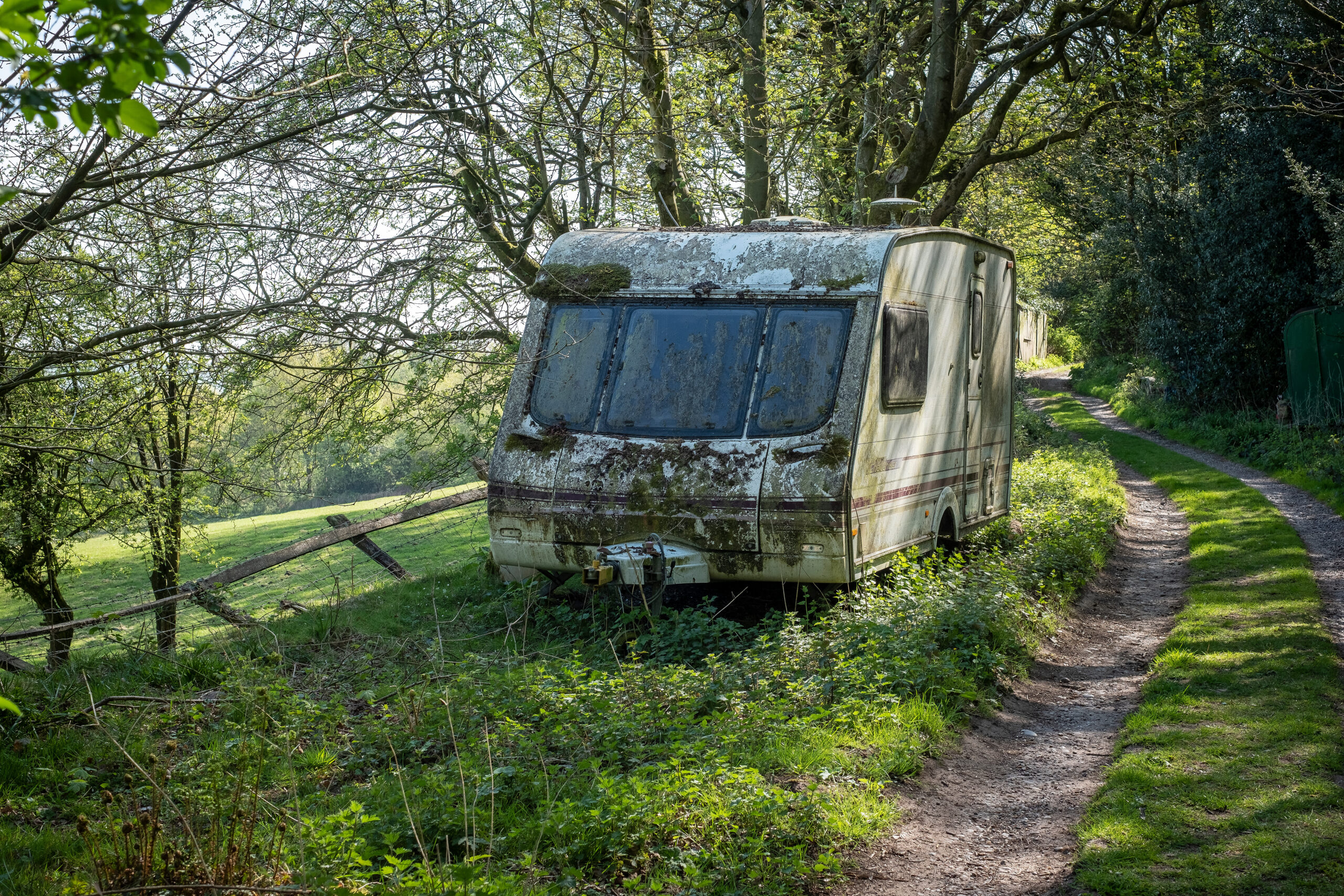 Abandoned touring caravan on a farm track, Boundary, Staffordshire, England, UK.
Photo: © Ed Maynard
07976 239803
www.edmaynard.com